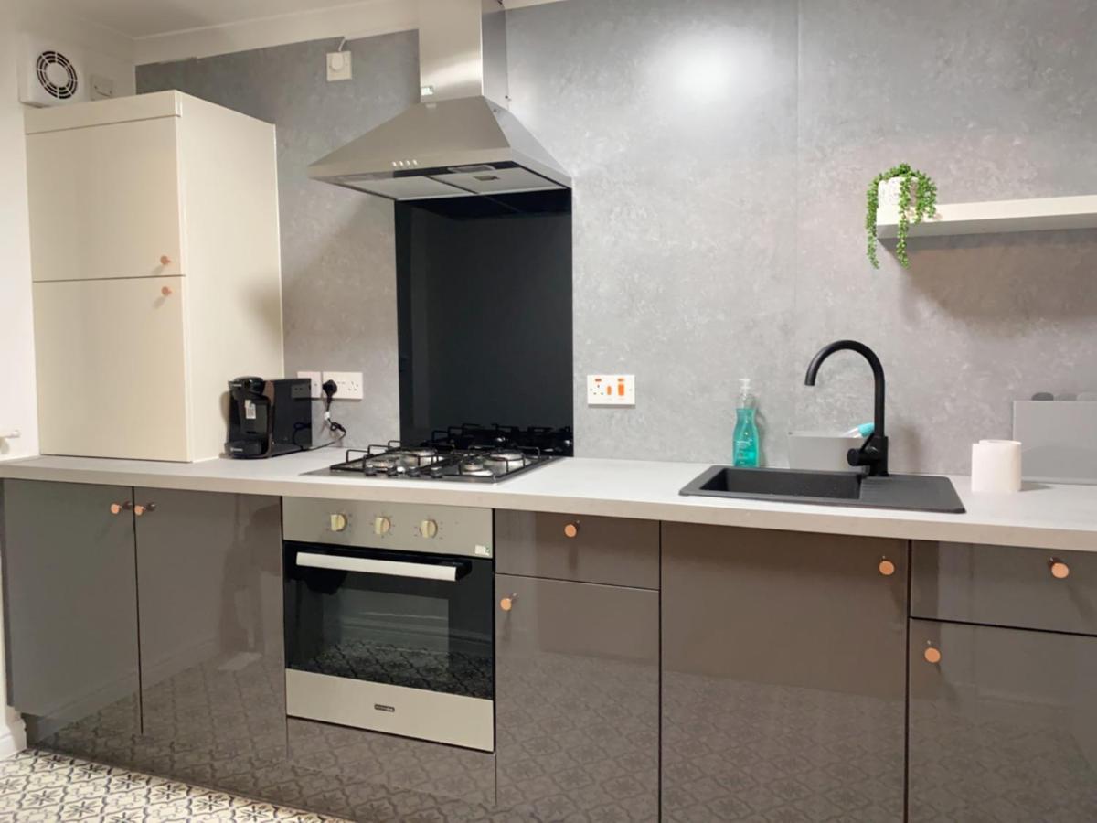 Private Main Door Lovely 2 Bedroom Apartment إدنبرة المظهر الخارجي الصورة